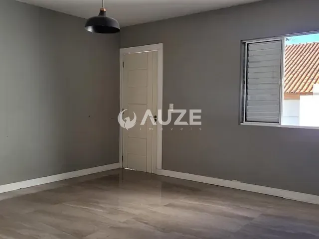 Casa com 189m² 3 quartos e 1 banheiro, à venda, no bairro Xaxim em Curitiba