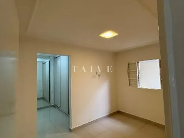 Casa com 140m² 2 quartos e 1 banheiro, à venda, no bairro Sabará III em Londrina