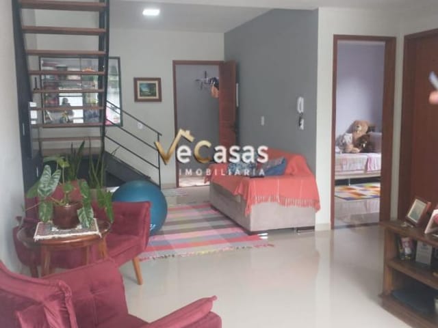 Casa com 120m² 2 quartos e 3 banheiros, à venda, no bairro Colinas em Rio das Ostras