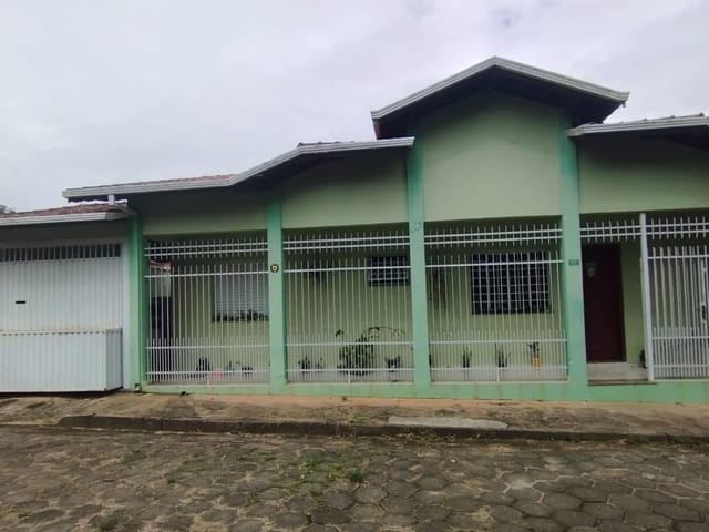 Casa com 153m² 2 quartos e 2 banheiros, à venda, no bairro Vila Ramos em Cambuí