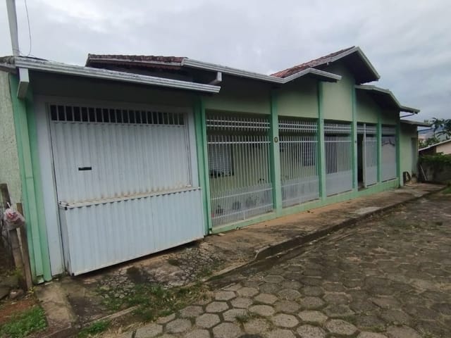 Casa com 153m² 2 quartos e 2 banheiros, à venda, no bairro Vila Ramos em Cambuí