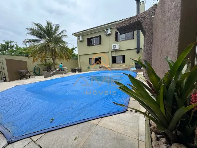 Casa 3 quartos e 4 banheiros, à venda, no bairro Laranjal em Pelotas
