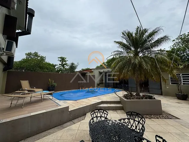 Casa 3 quartos e 4 banheiros, à venda, no bairro Laranjal em Pelotas