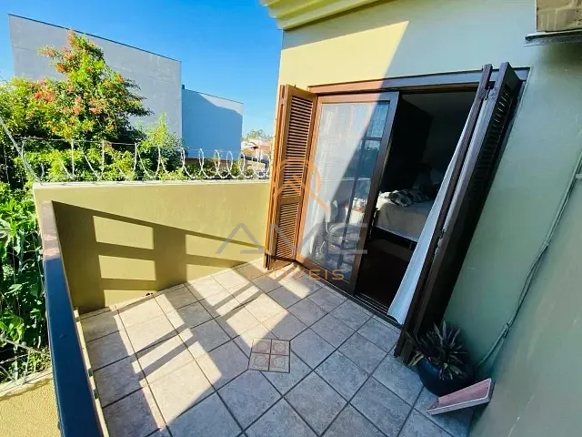 Casa 3 quartos e 4 banheiros, à venda, no bairro Laranjal em Pelotas