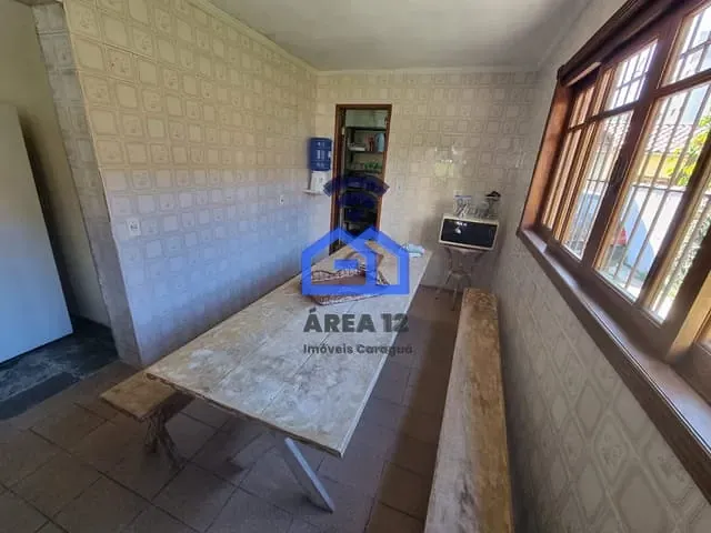 Casa com 380m² 5 quartos e 2 banheiros, à venda, no bairro Martim de Sá em Caraguatatuba