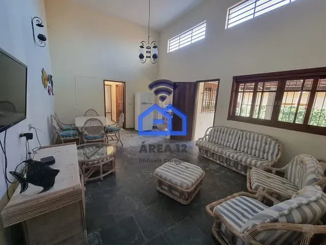 Casa com 380m² 5 quartos e 2 banheiros, à venda, no bairro Martim de Sá em Caraguatatuba