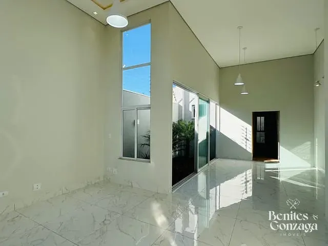 Casa com 200m² 3 quartos e 2 banheiros, à venda, no bairro Jardim Munique em Maringá
