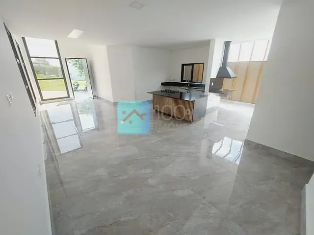 Casa com 300m² 3 quartos e 3 banheiros, à venda, no bairro Condomínio Residencial Fogaça em Não informado