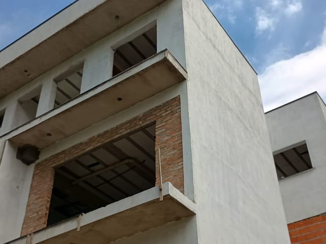 Casa com 438m² 3 quartos e 2 banheiros, à venda, no bairro Mogi Moderno em Mogi das Cruzes