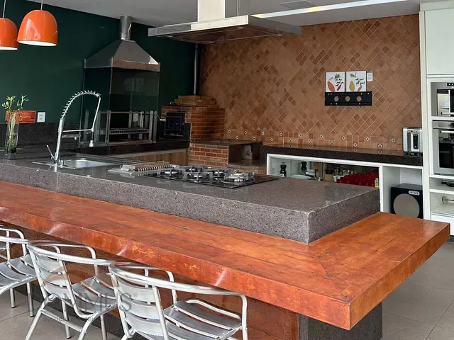 Casa com 372m² 4 quartos e 4 banheiros, à venda ou para alugar, no bairro Cariru em Ipatinga