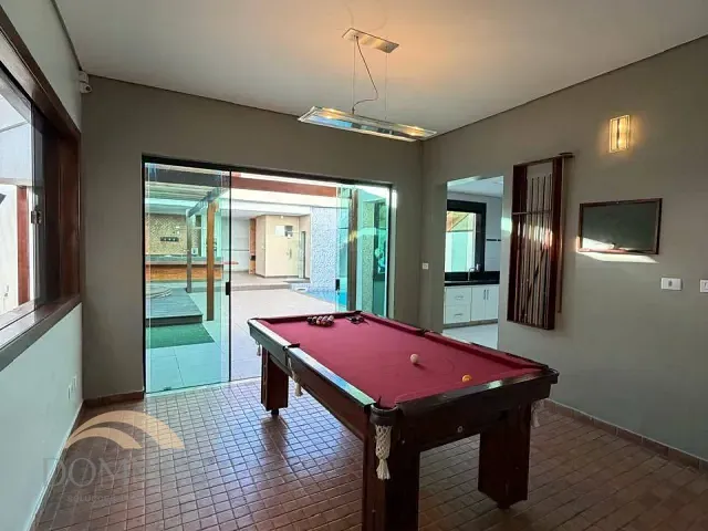 Casa com 372m² 4 quartos e 4 banheiros, à venda ou para alugar, no bairro Cariru em Ipatinga