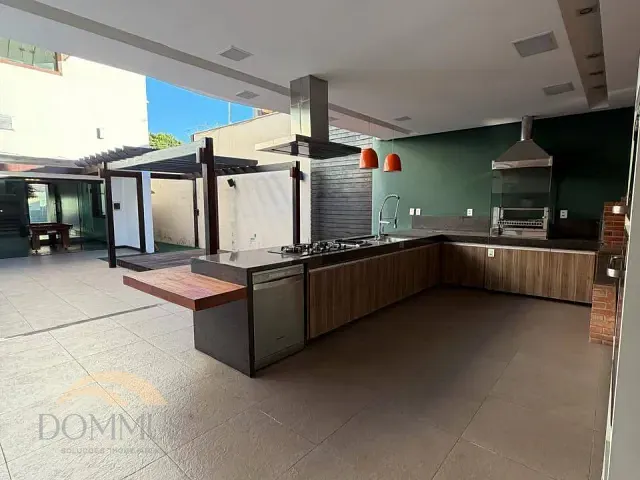 Casa com 372m² 4 quartos e 4 banheiros, à venda ou para alugar, no bairro Cariru em Ipatinga