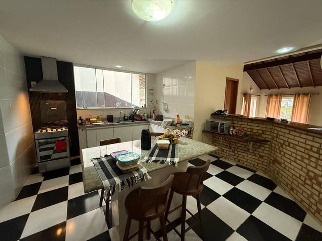 Casa com 750m² 4 quartos e 3 banheiros, à venda, no bairro Serra Grande em Niterói
