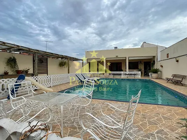 Casa com 450m² 2 quartos e 2 banheiros, à venda, no bairro Vila Nova Santa Luzia em Bauru