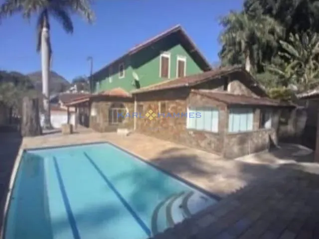 Casa com 750m² 10 quartos e 5 banheiros, à venda ou para alugar, no bairro Centro em Petrópolis