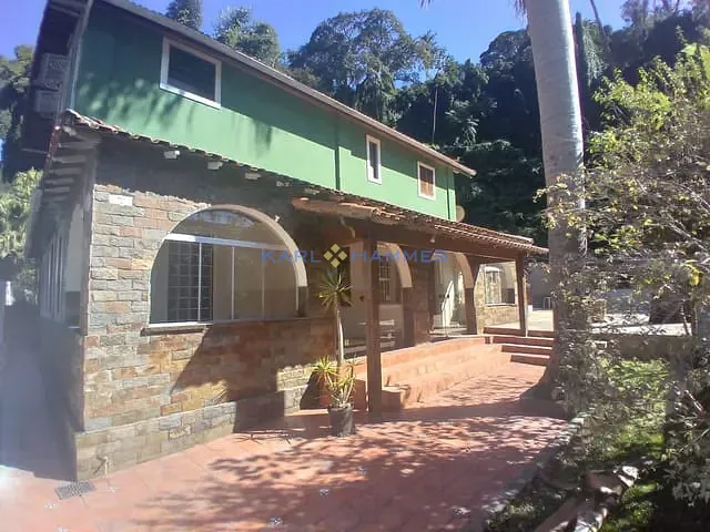 Casa com 750m² 10 quartos e 5 banheiros, à venda ou para alugar, no bairro Centro em Petrópolis