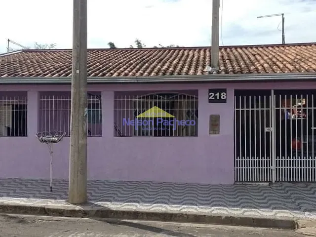 Casa com 132m², à venda, no bairro Vila Marchioreto em Capivari