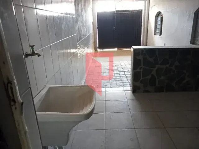 Casa com 620m² 5 quartos e 3 banheiros, à venda, no bairro Caiçaras em Belo Horizonte