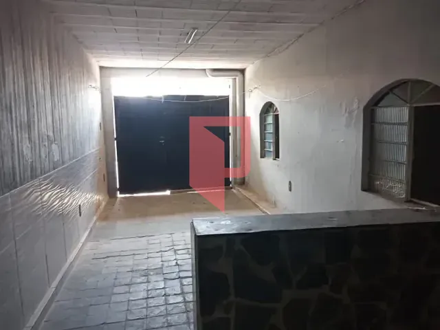 Casa com 620m² 5 quartos e 3 banheiros, à venda, no bairro Caiçaras em Belo Horizonte