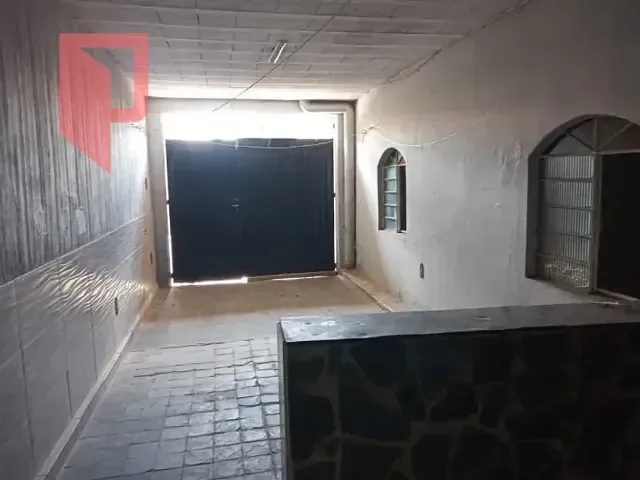 Casa com 620m² 5 quartos e 3 banheiros, à venda, no bairro Caiçaras em Belo Horizonte