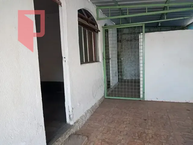 Casa com 620m² 5 quartos e 3 banheiros, à venda, no bairro Caiçaras em Belo Horizonte