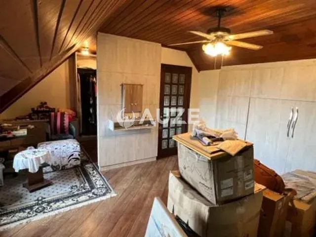 Casa com 290m² 3 quartos e 4 banheiros, à venda, no bairro Santo Inácio em Curitiba