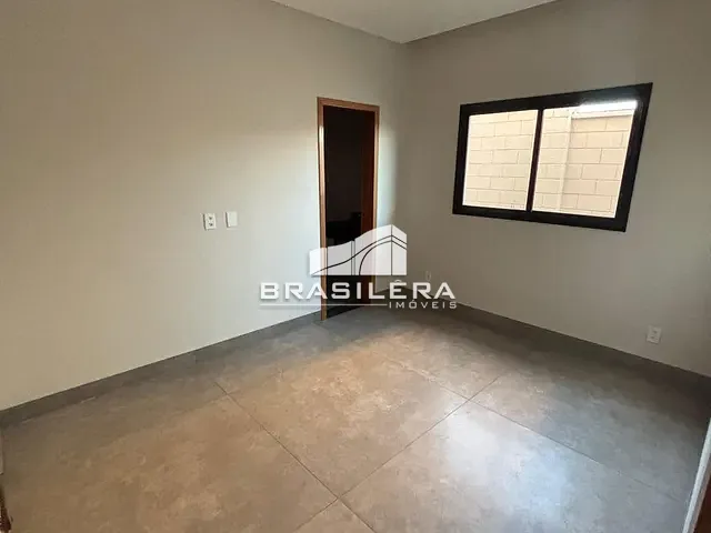 Casa com 360m² 3 quartos e 5 banheiros, à venda, no bairro Residencial Condomínio Jardim Veneza em Senador Canedo