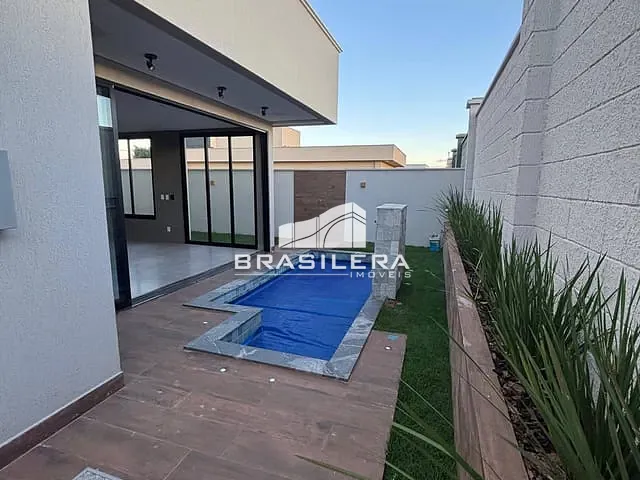 Casa com 360m² 3 quartos e 5 banheiros, à venda, no bairro Residencial Condomínio Jardim Veneza em Senador Canedo