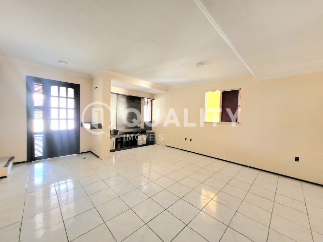 Casa com 111m² 3 quartos e 2 banheiros, à venda, no bairro Mondubim em Fortaleza