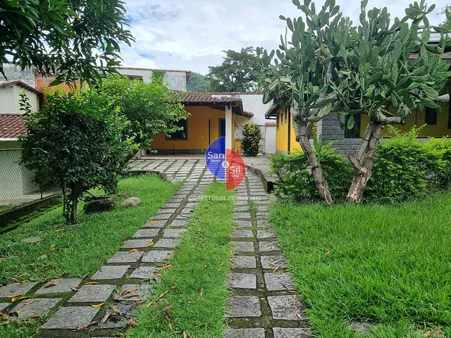 Casa à venda, no bairro Cantagalo em Guapimirim