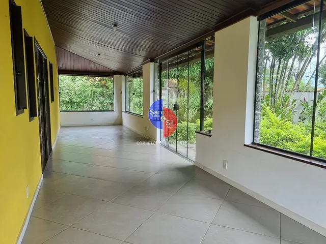 Casa à venda, no bairro Cantagalo em Guapimirim