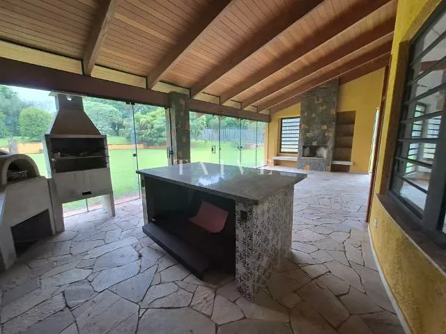 Casa com 3200m² 3 quartos e 5 banheiros, à venda, no bairro Recanto do Salto em Londrina