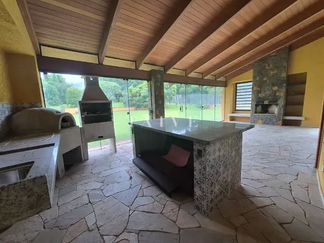 Casa com 3200m² 3 quartos e 5 banheiros, à venda, no bairro Recanto do Salto em Londrina
