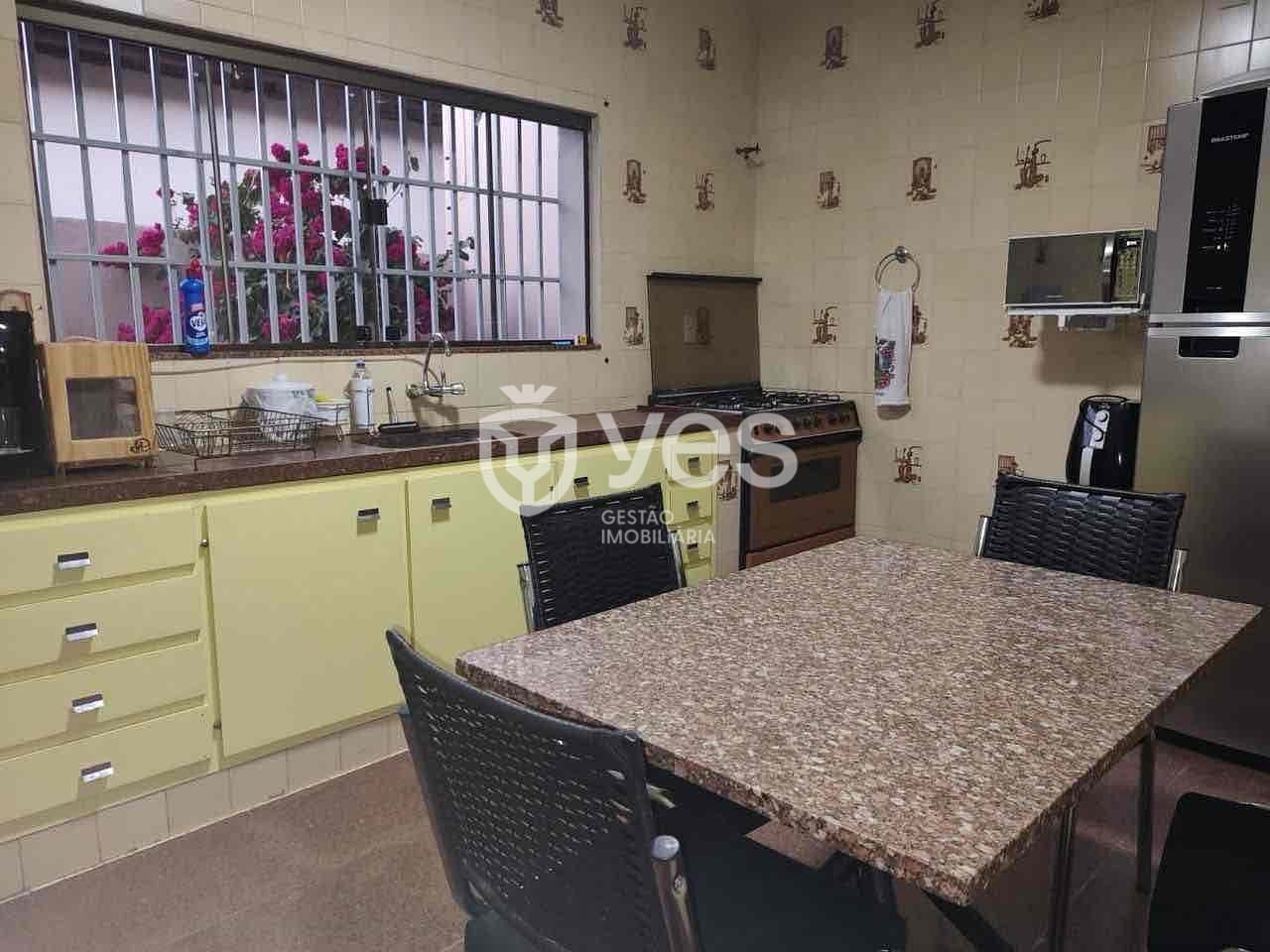 Casa, 4 quartos, 250 m² - Foto 11