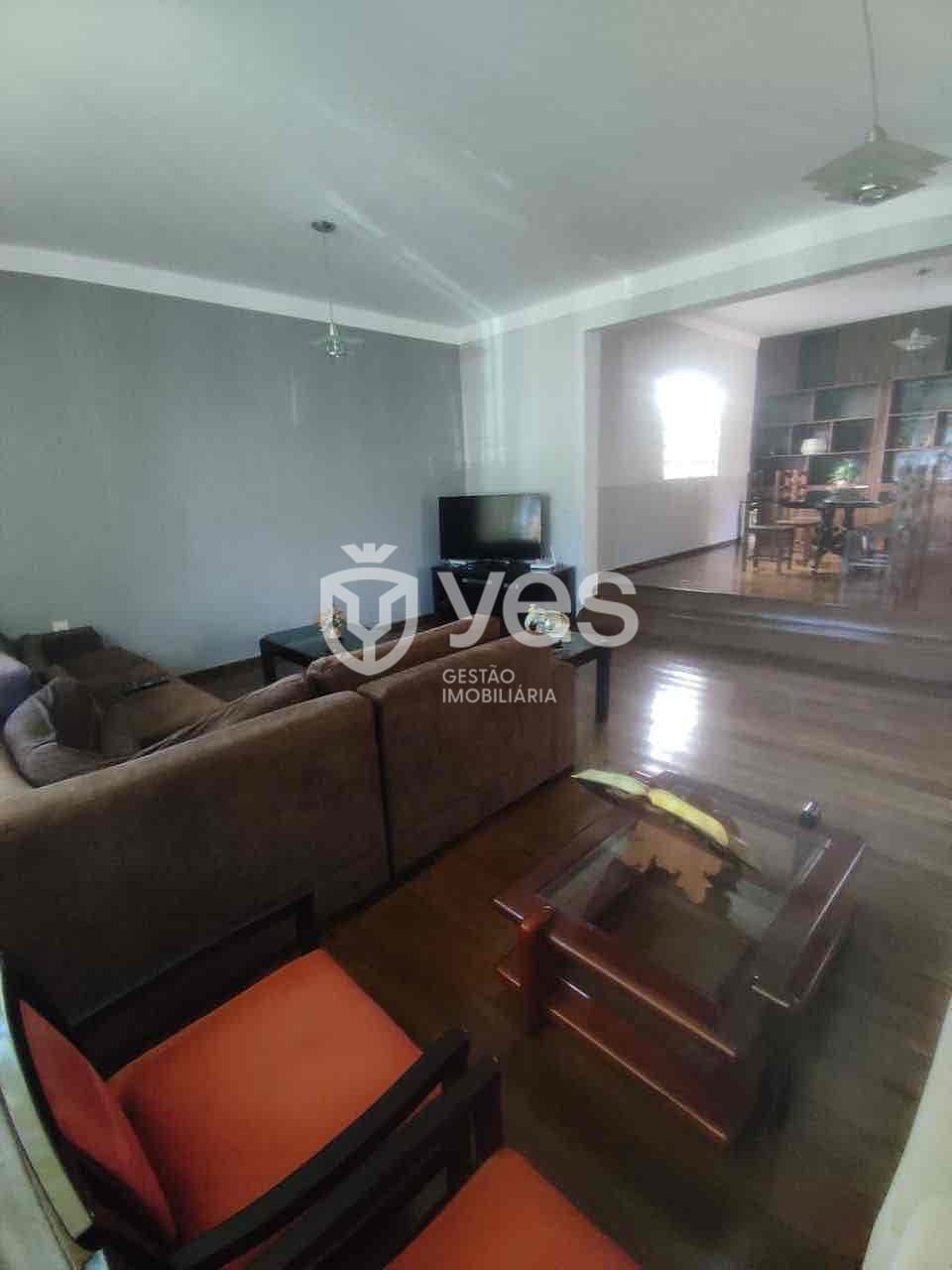 Casa, 4 quartos, 250 m² - Foto 2