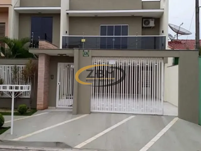 Sobrado com 258m² 4 quartos e 4 banheiros, à venda, no bairro São Pedro em Londrina
