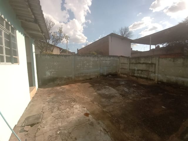 Casa com 80m² 2 quartos e 1 banheiro, para alugar, no bairro Vila Nossa Senhora de Fátima em São João da Boa Vista