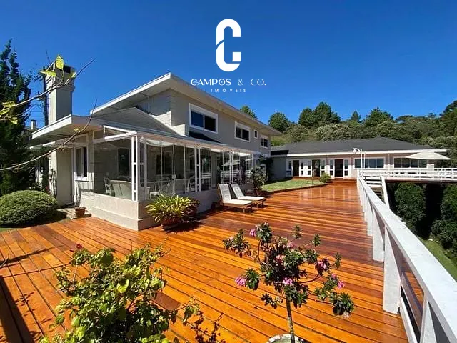 Casa com 2300m² 6 quartos e 8 banheiros, à venda, no bairro Condomínio Iporanga em Campos do Jordão