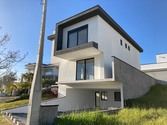 Casa com 340m² 4 quartos e 4 banheiros, à venda, no bairro Jardim São Pedro em Mogi das Cruzes