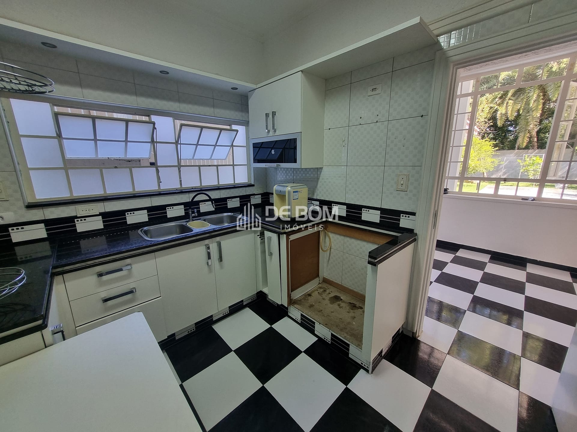 Casa, 4 quartos, 252 m² - Foto 2