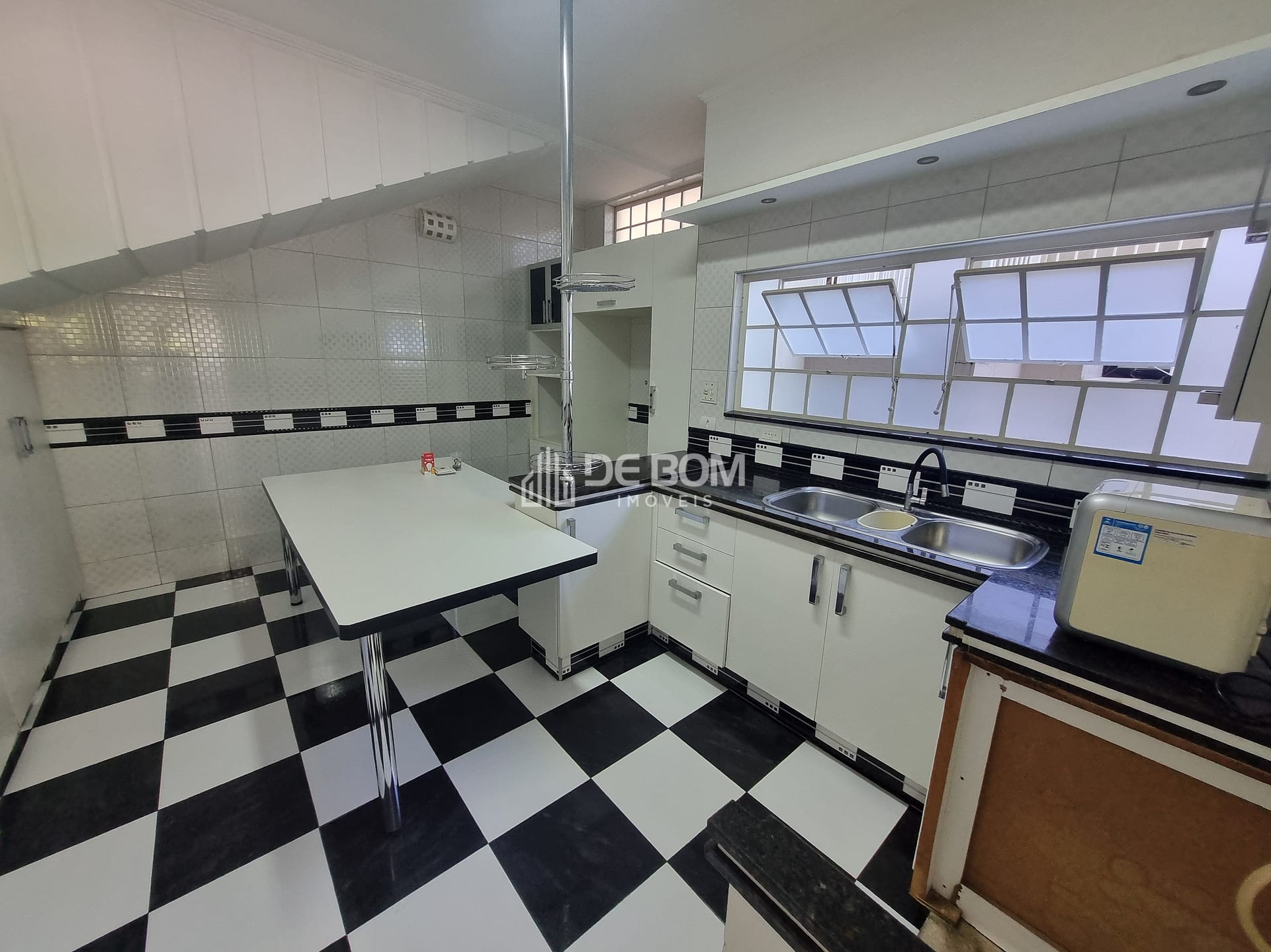 Casa, 4 quartos, 252 m² - Foto 1