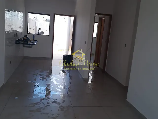 Casa com 125m² 2 quartos e 2 banheiros, à venda, no bairro Colinas em Londrina