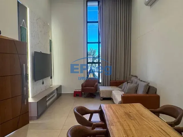 Casa com 250m² 3 quartos e 4 banheiros, à venda, no bairro Conjunto Habitacional Alexandre Urbanas em Londrina