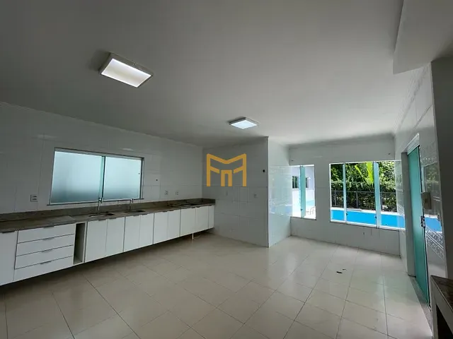 Casa 5 quartos e 8 banheiros, para alugar, no bairro Parque Verde em Belém