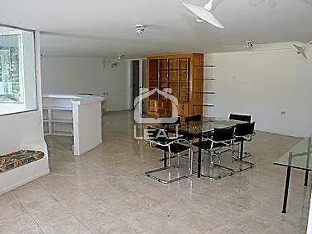 Casa com 890m² 4 quartos e 6 banheiros, à venda ou para alugar, no bairro Retiro Morumbi em São Paulo