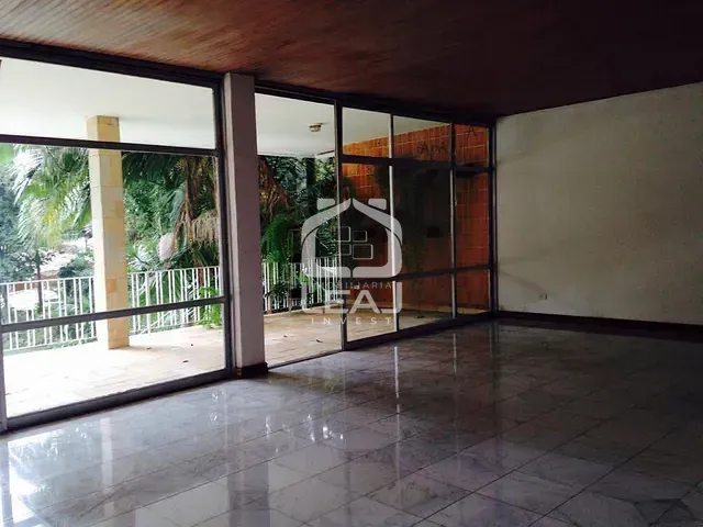 Casa com 890m² 4 quartos e 6 banheiros, à venda ou para alugar, no bairro Retiro Morumbi em São Paulo