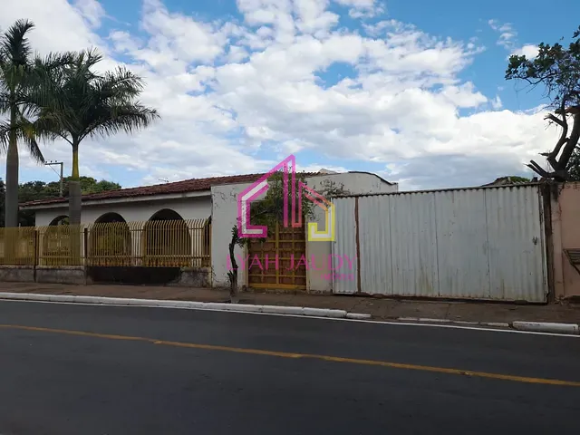Casa com 720m² 4 quartos e 3 banheiros, à venda, no bairro Centro-Sul em Várzea Grande