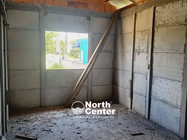 Casa com 360m² 2 quartos e 1 banheiro, à venda, no bairro Salinas em Balneário Barra do Sul