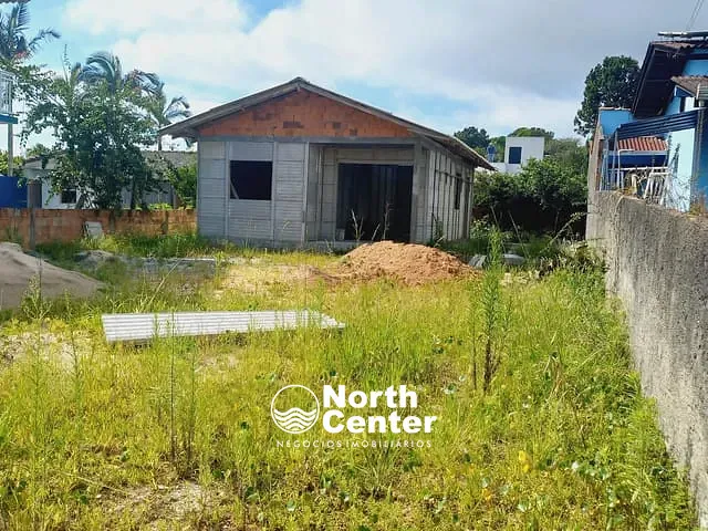 Casa com 360m² 2 quartos e 1 banheiro, à venda, no bairro Salinas em Balneário Barra do Sul