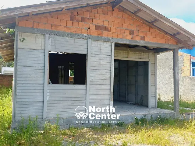 Casa com 360m² 2 quartos e 1 banheiro, à venda, no bairro Salinas em Balneário Barra do Sul